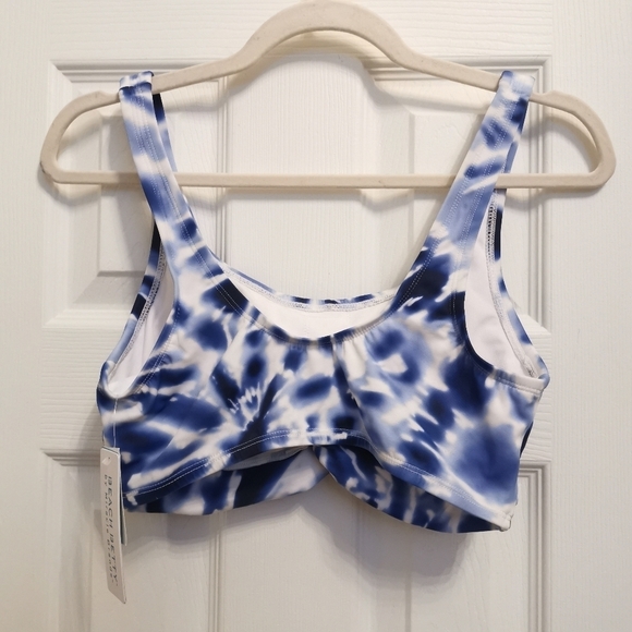 💕2/$20💕 Beach Betty Blue/White Tie Dye Twist Bikini Top - Picture 6 of 10